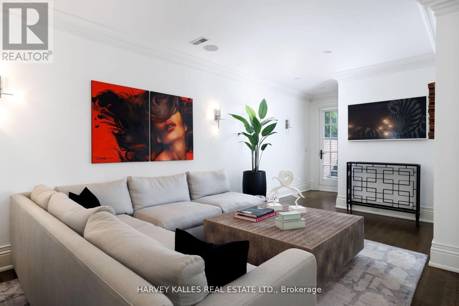 215 DUNVEGAN ROAD