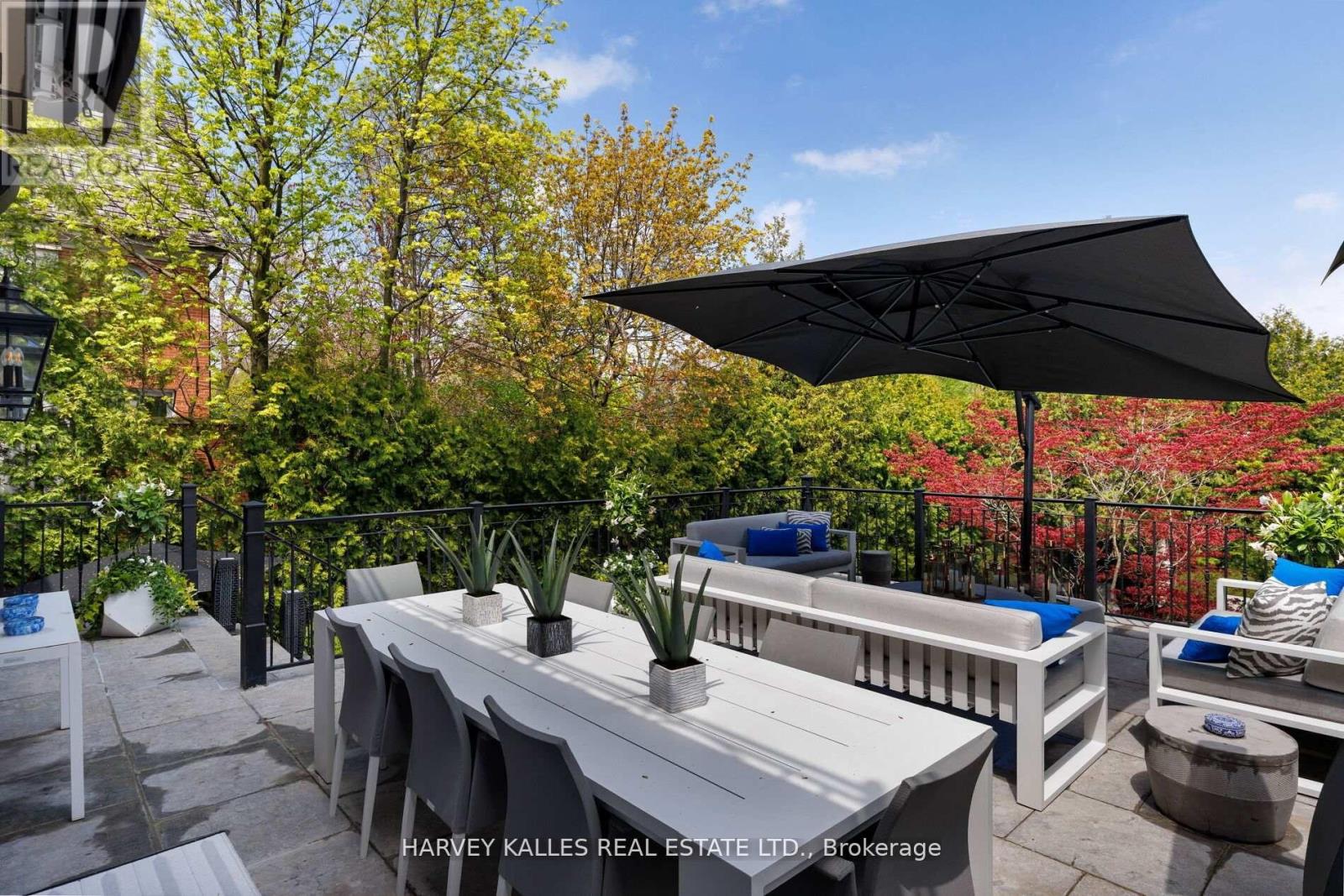 215 DUNVEGAN ROAD