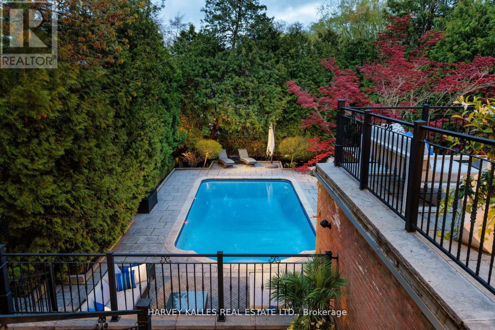 215 DUNVEGAN ROAD