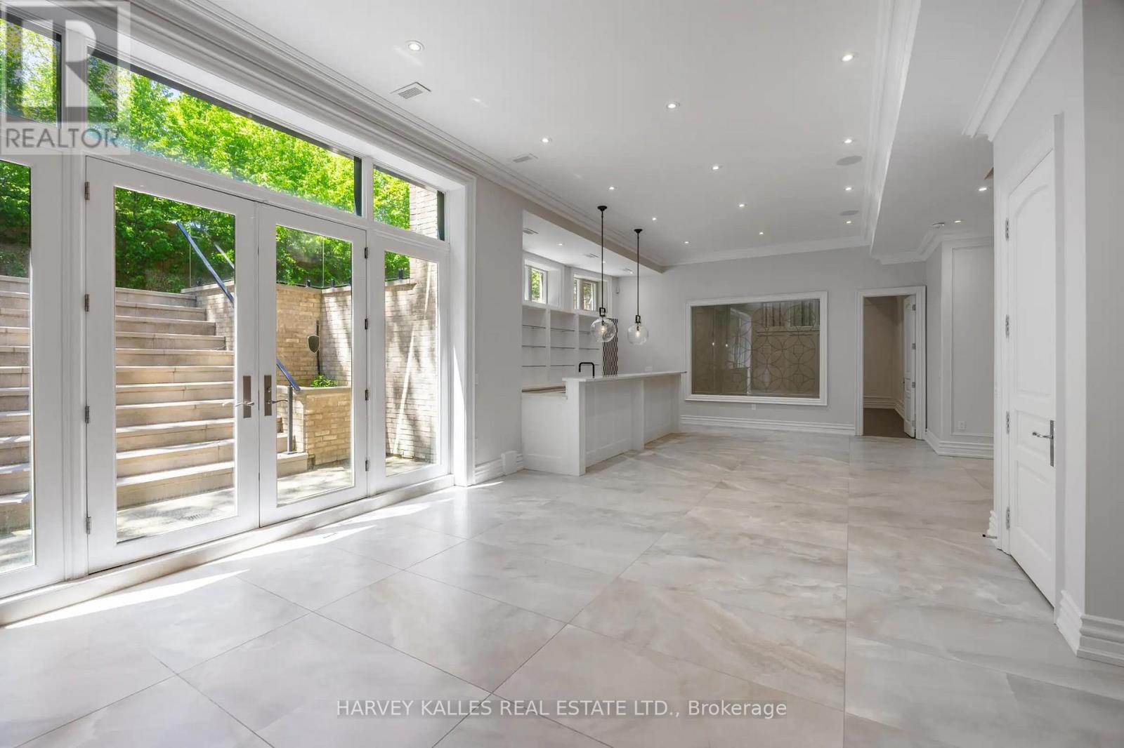 73 LORD SEATON ROAD