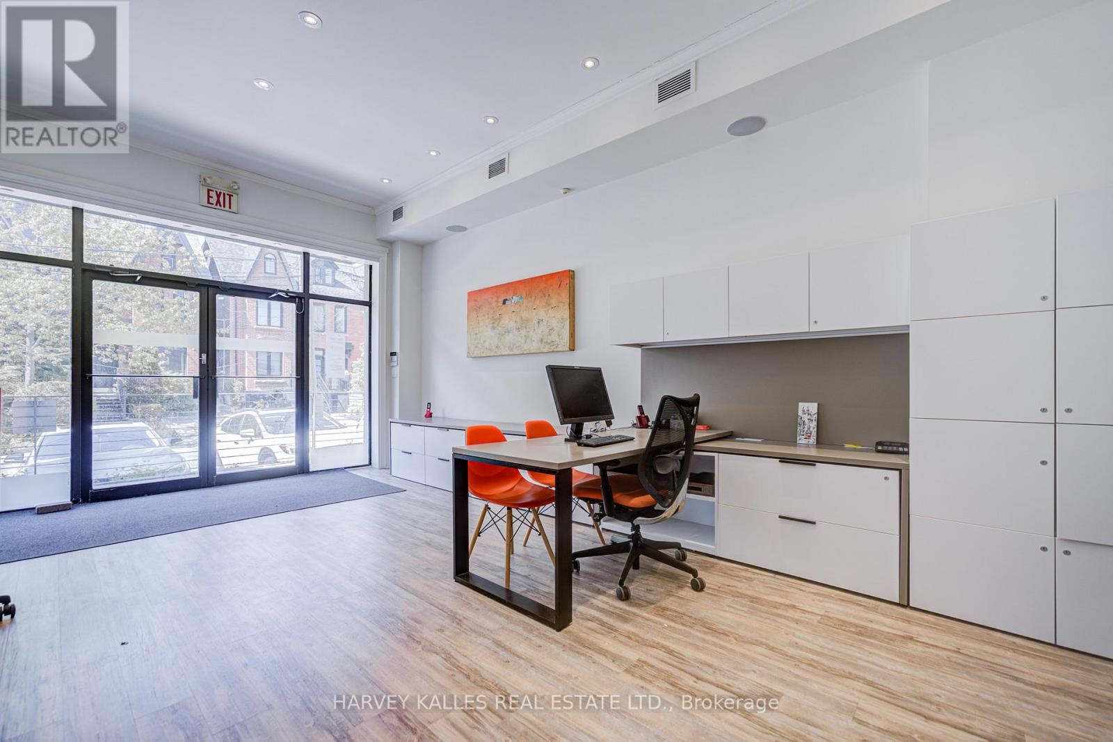 109 - 275 MACPHERSON AVENUE