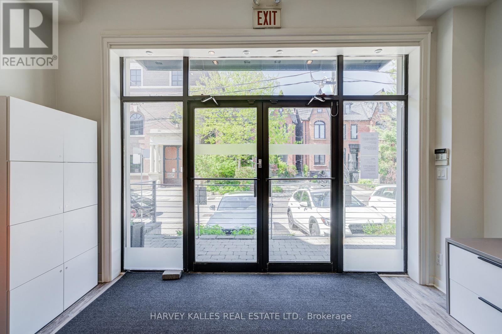 109 - 275 MACPHERSON AVENUE