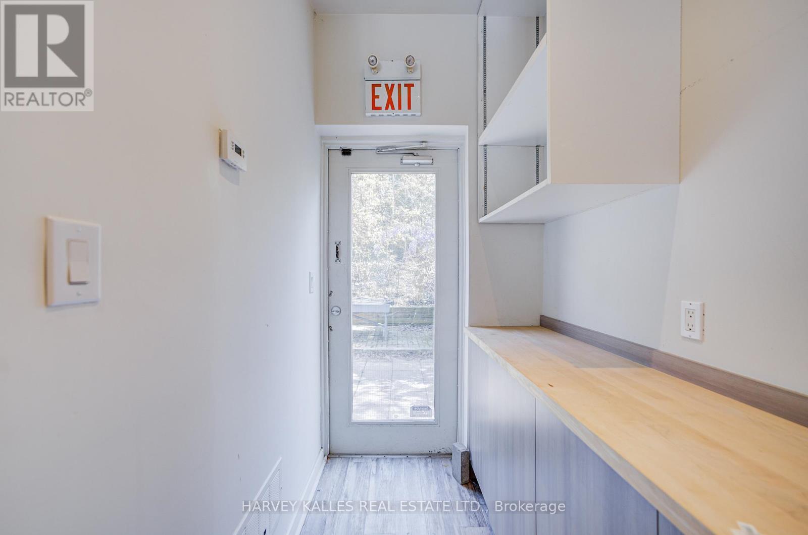 109 - 275 MACPHERSON AVENUE