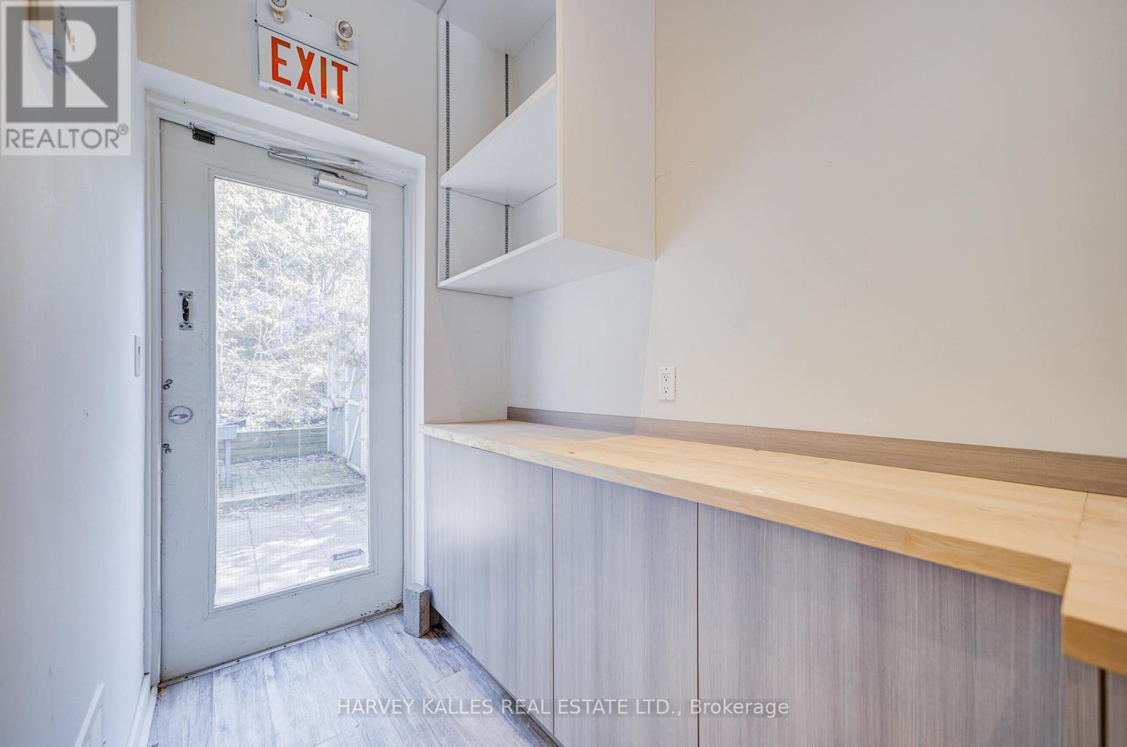 109 - 275 MACPHERSON AVENUE