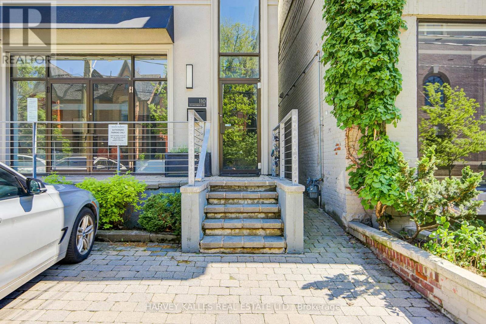 109 - 275 MACPHERSON AVENUE