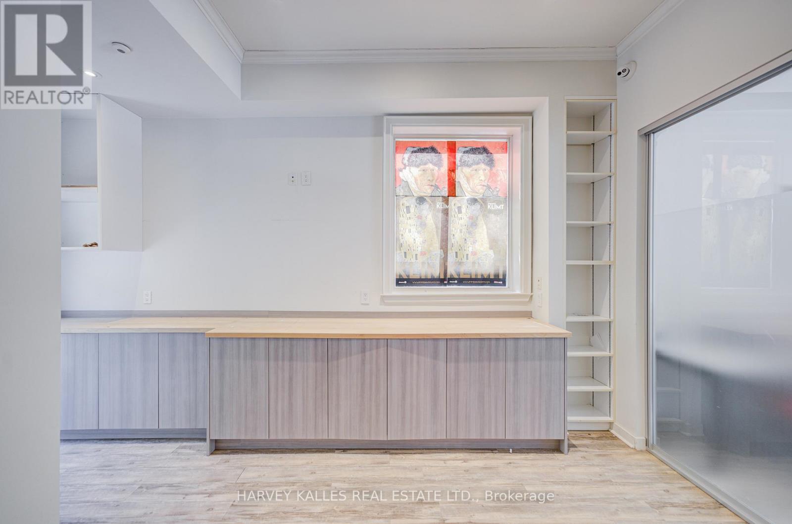 109 - 275 MACPHERSON AVENUE
