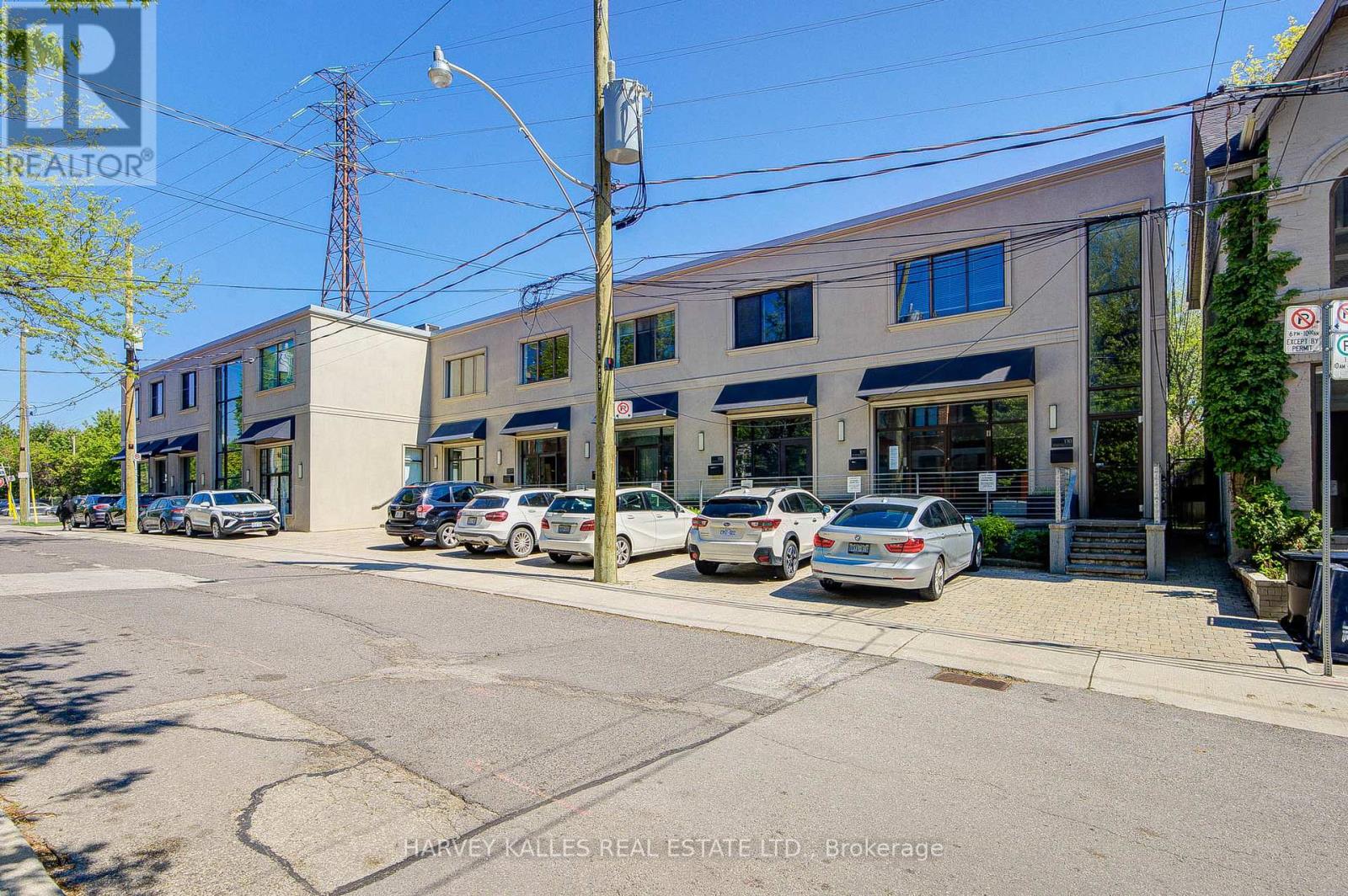 109 - 275 MACPHERSON AVENUE