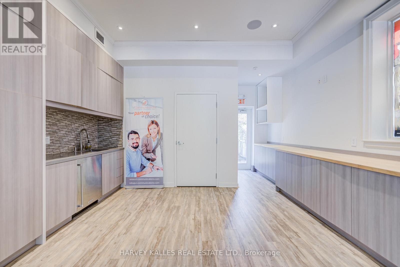 109 - 275 MACPHERSON AVENUE