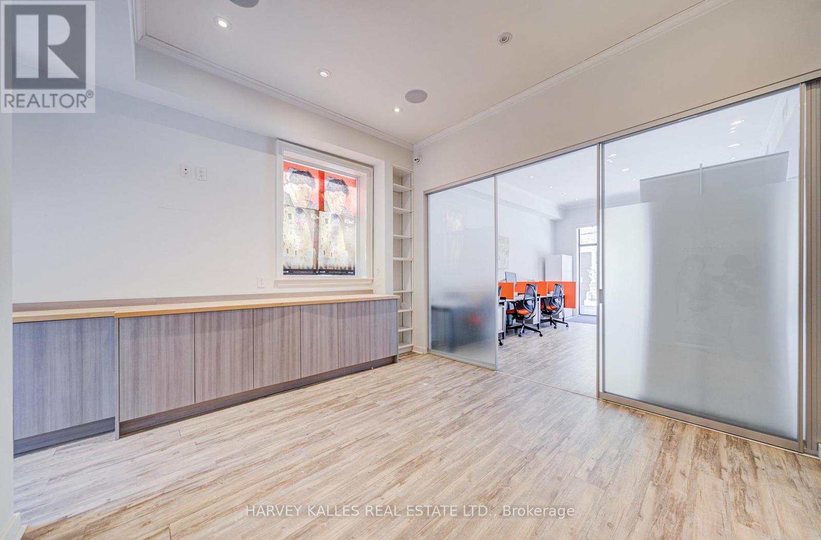 109 - 275 MACPHERSON AVENUE