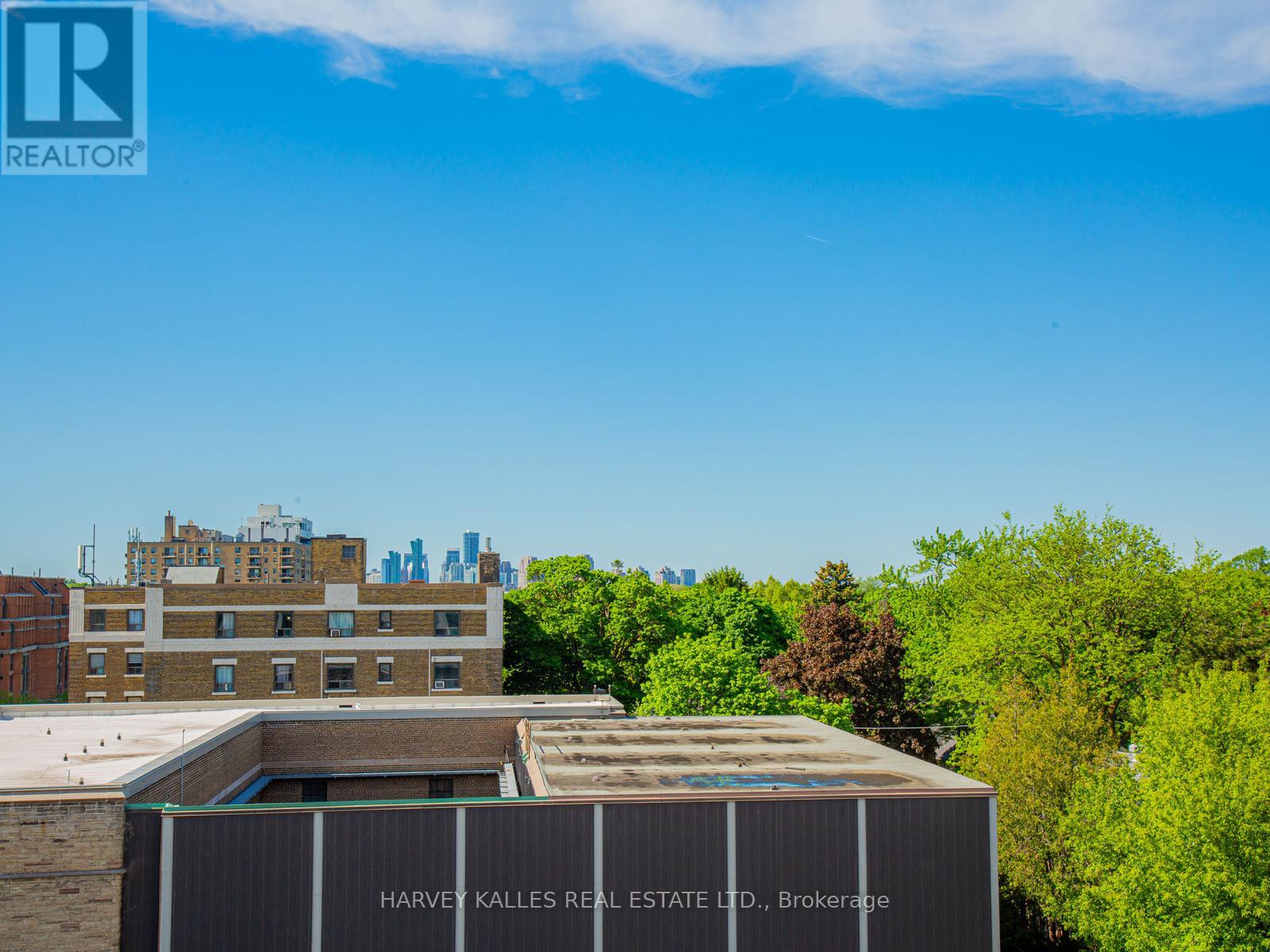 605 - 1 STRATHGOWAN AVENUE