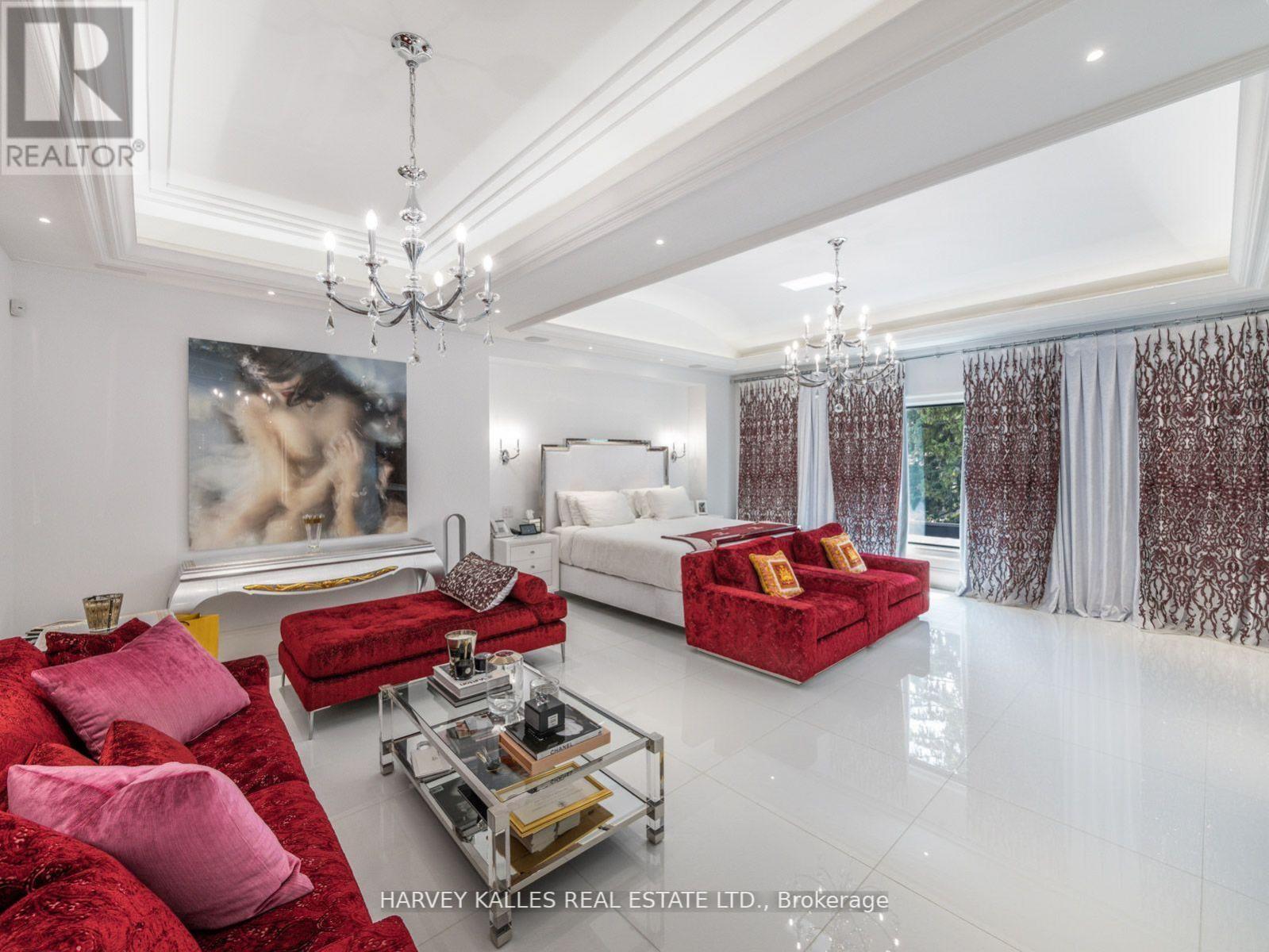 327 CORTLEIGH BOULEVARD