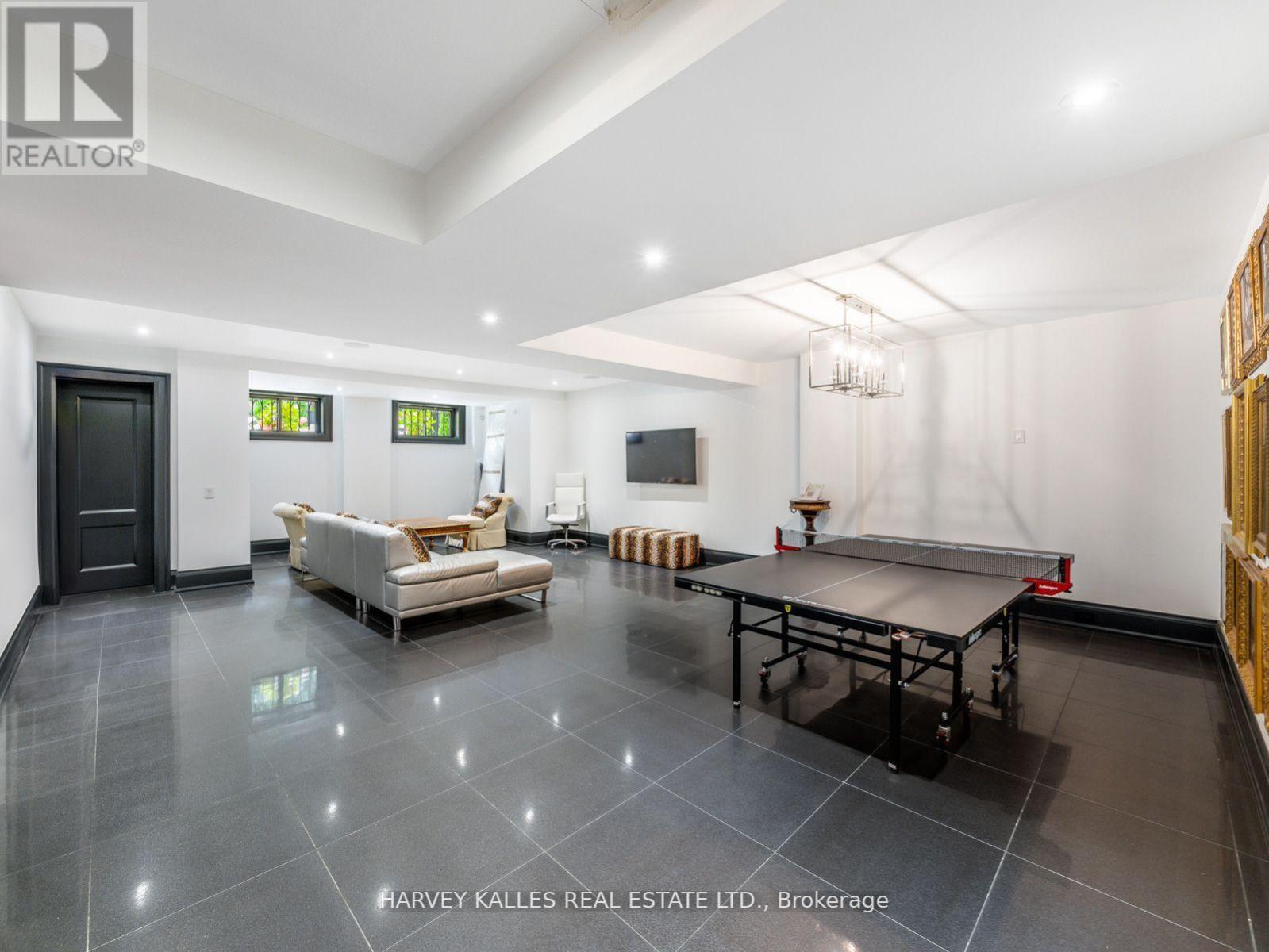 327 CORTLEIGH BOULEVARD