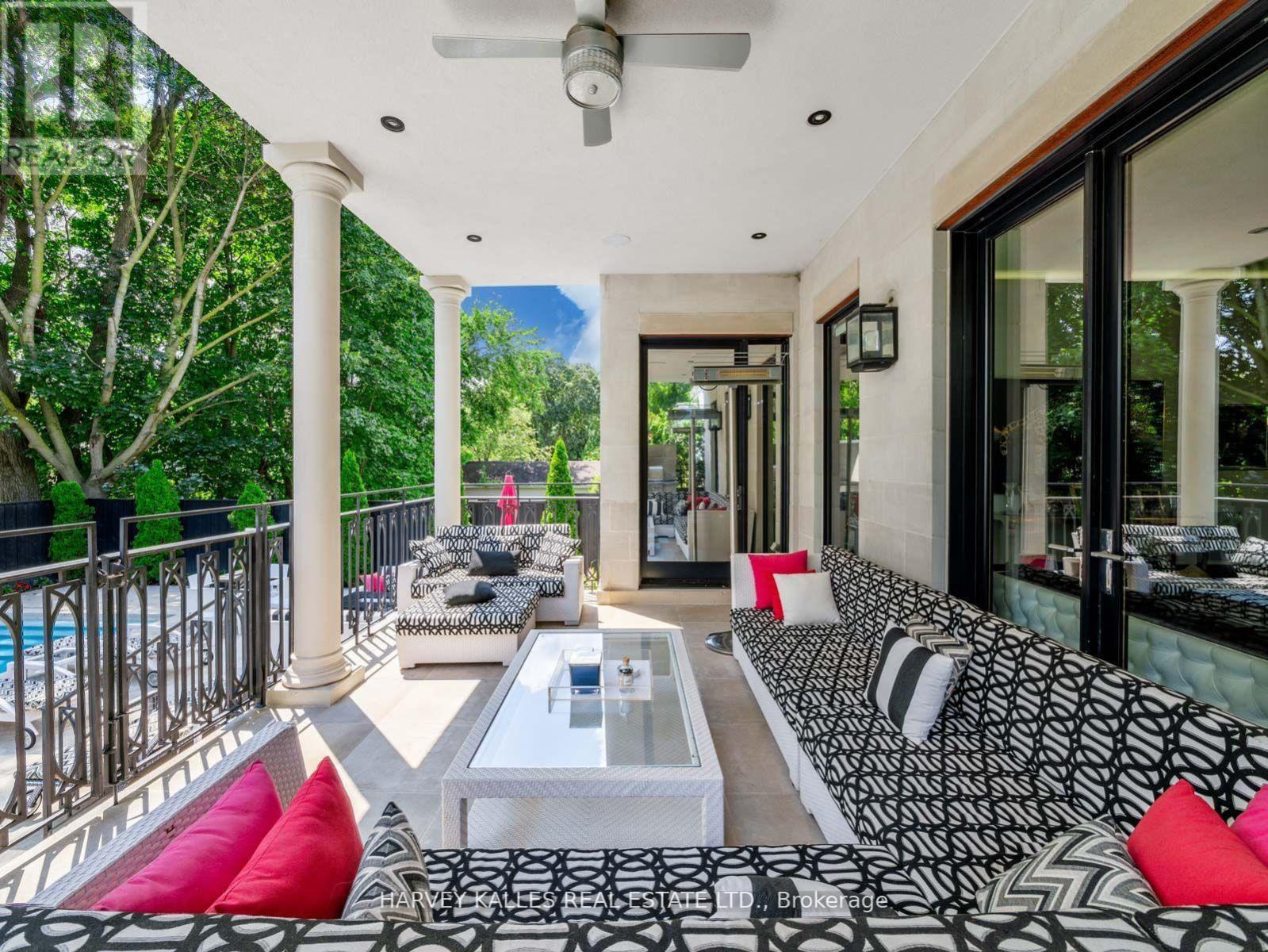327 CORTLEIGH BOULEVARD