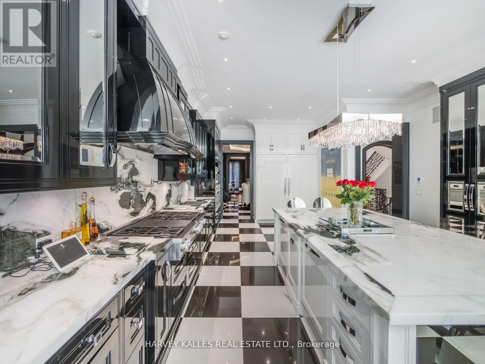 327 CORTLEIGH BOULEVARD