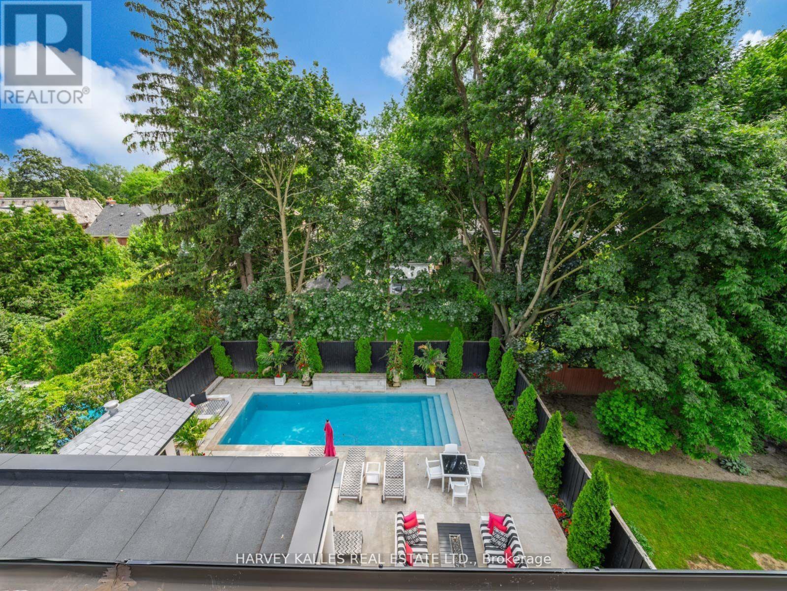 327 CORTLEIGH BOULEVARD