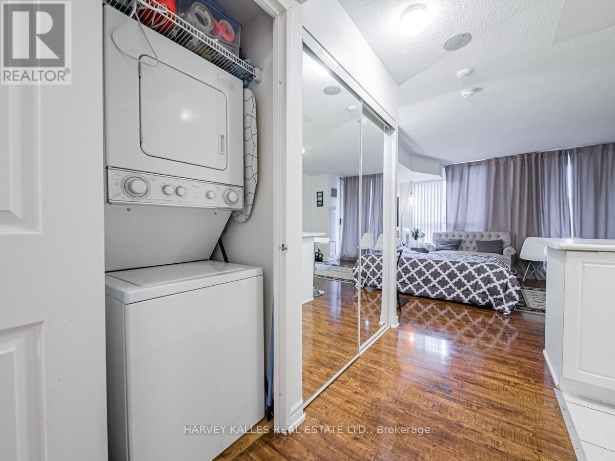 1101 - 43 EGLINTON AVENUE E