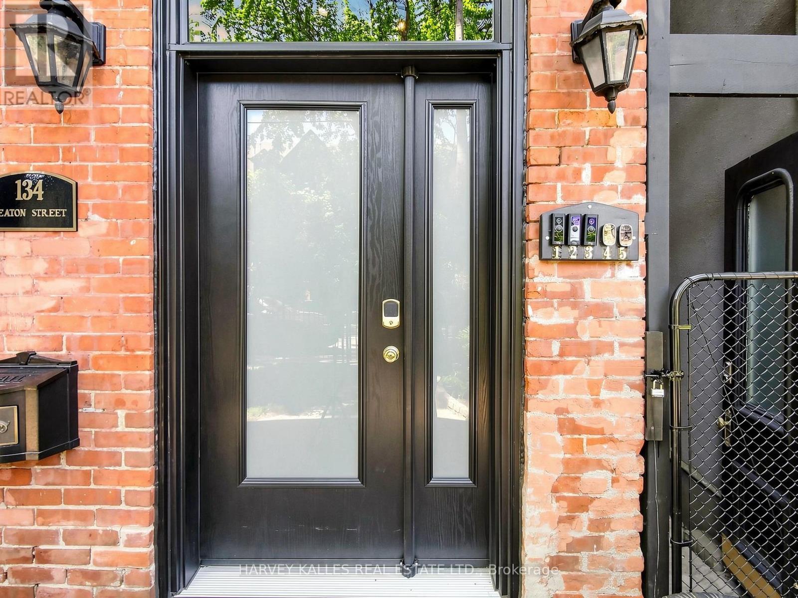 2 - 134 SEATON STREET