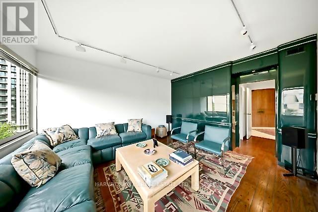 603/604 - 150 HEATH STREET W