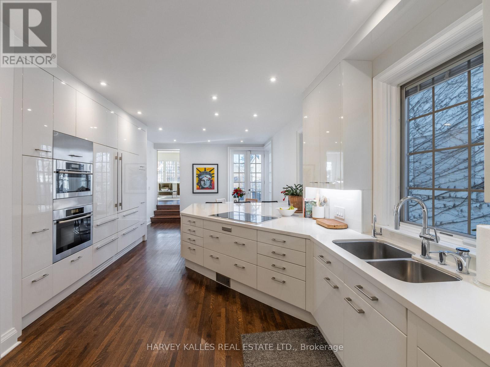 90 OLD FOREST HILL ROAD