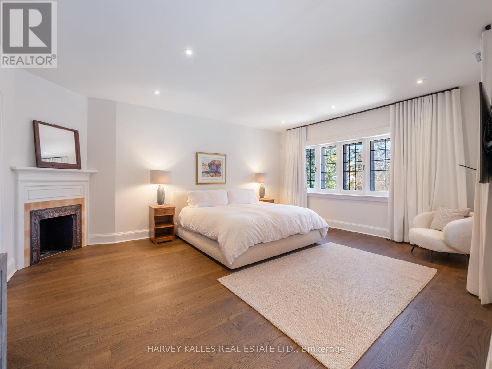 90 OLD FOREST HILL ROAD
