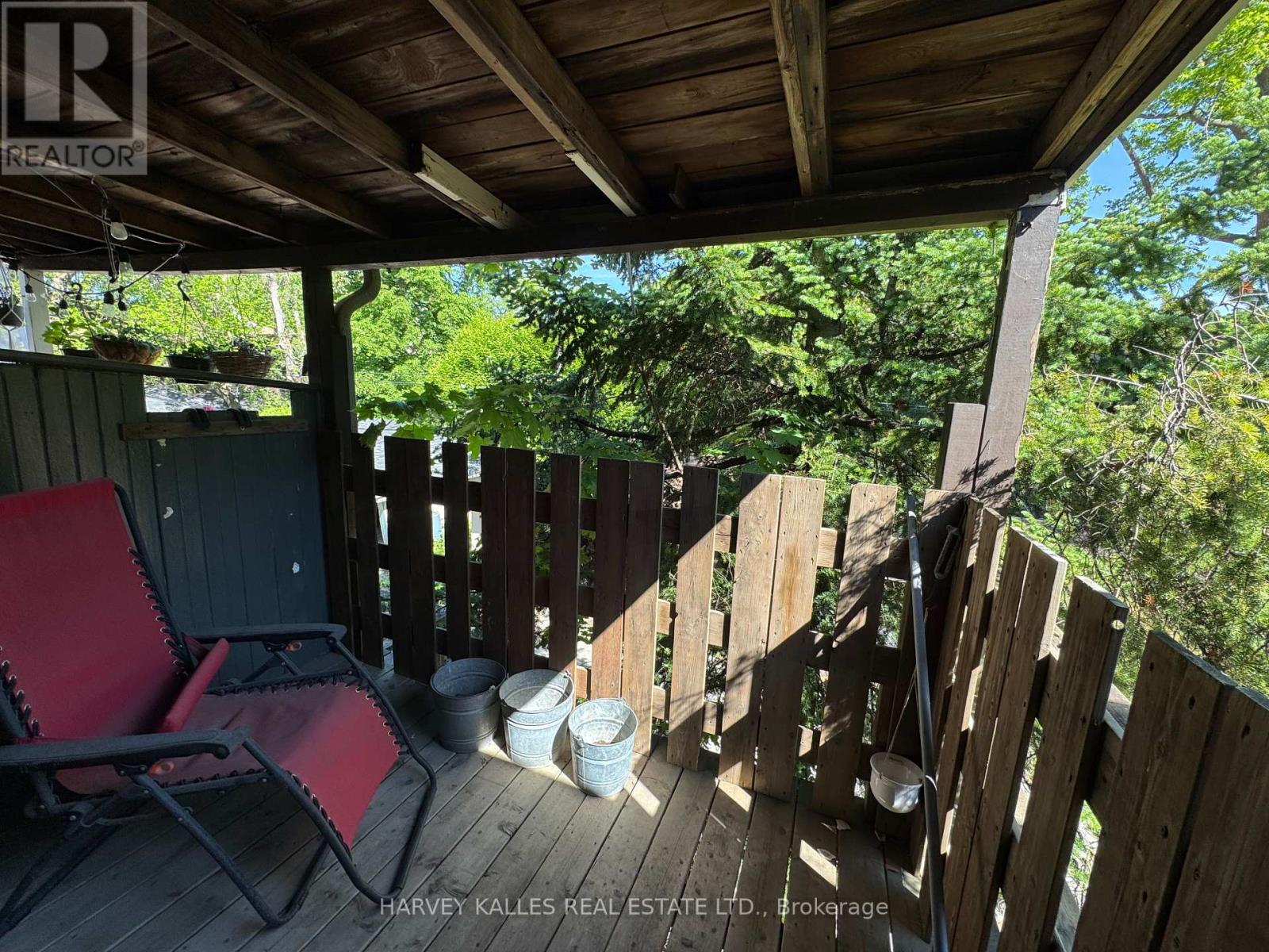 UPPER - 38 STRATHGOWAN AVENUE