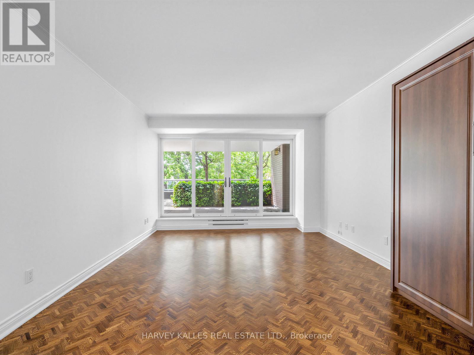 310 - 4 LOWTHER AVENUE