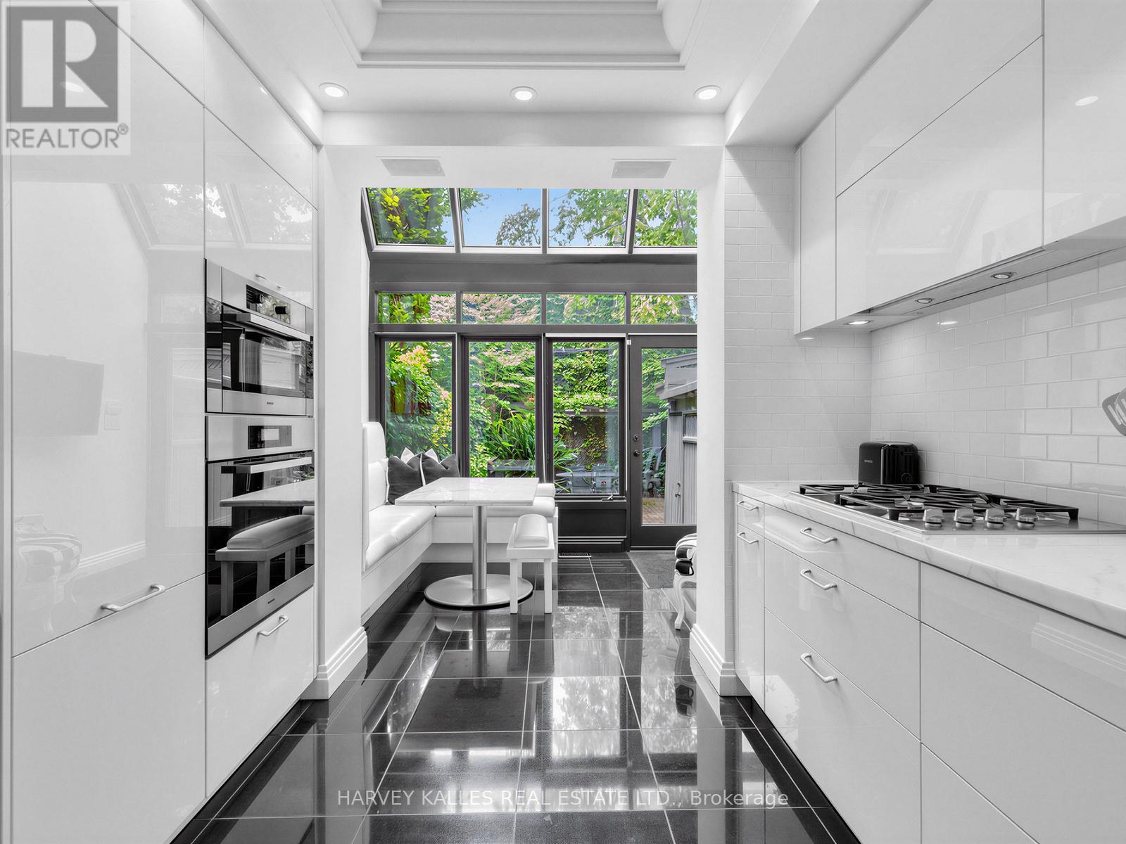 32 BERNARD AVENUE