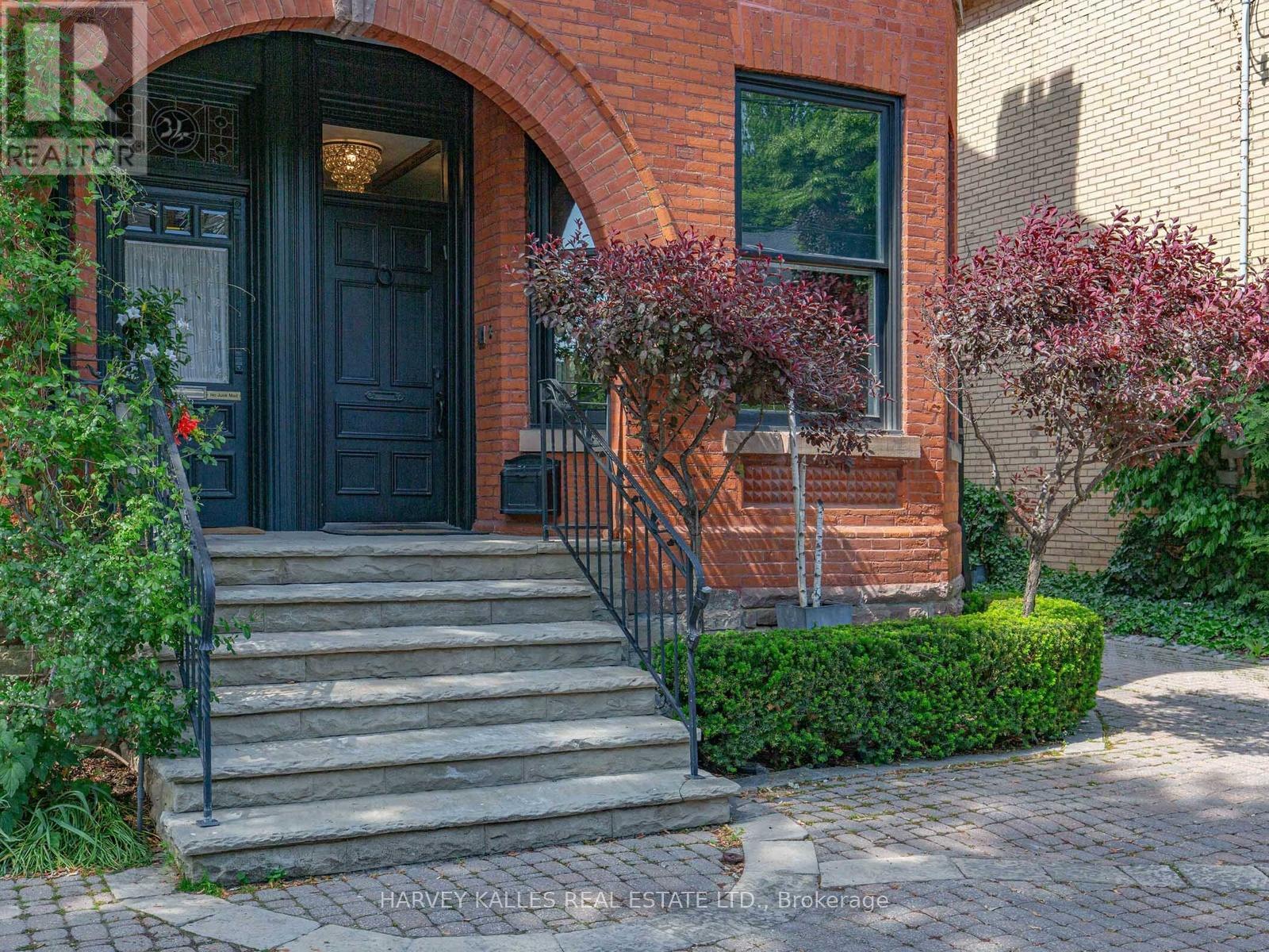 32 BERNARD AVENUE