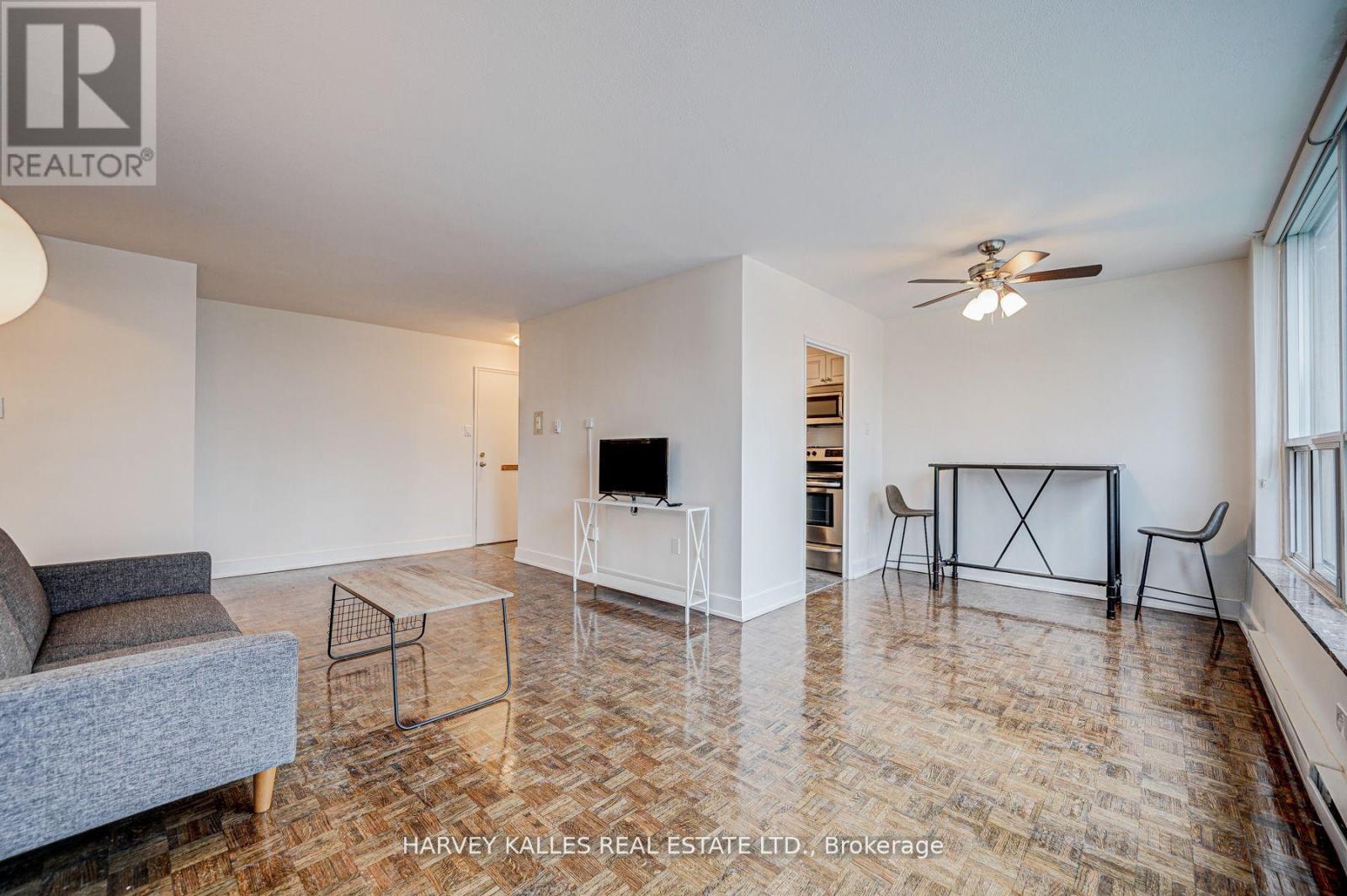 101 - 133 ERSKINE AVENUE