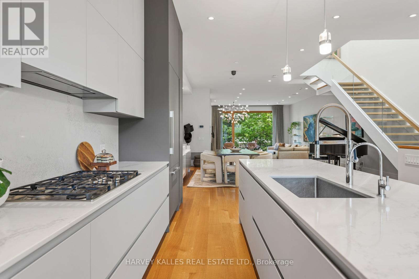 67 HEATH STREET W