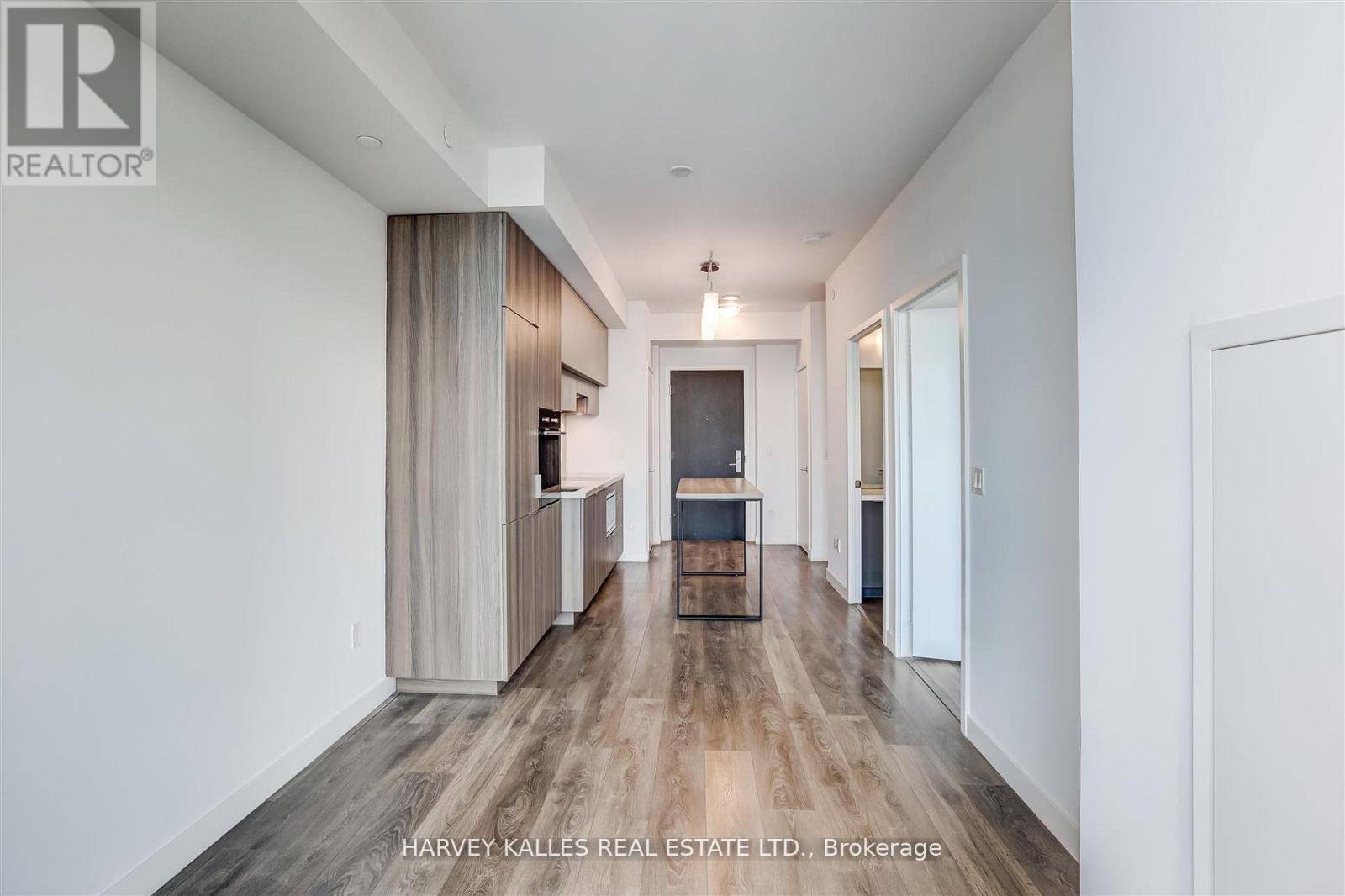 5209 - 8 EGLINTON AVENUE E