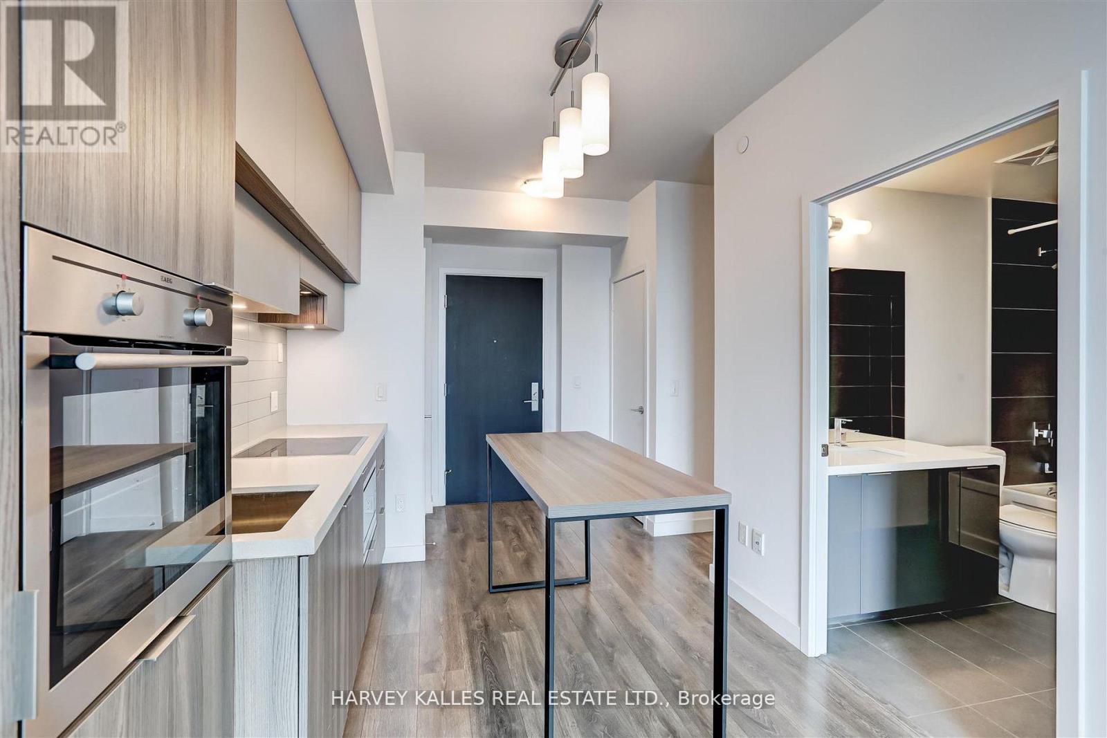 5209 - 8 EGLINTON AVENUE E