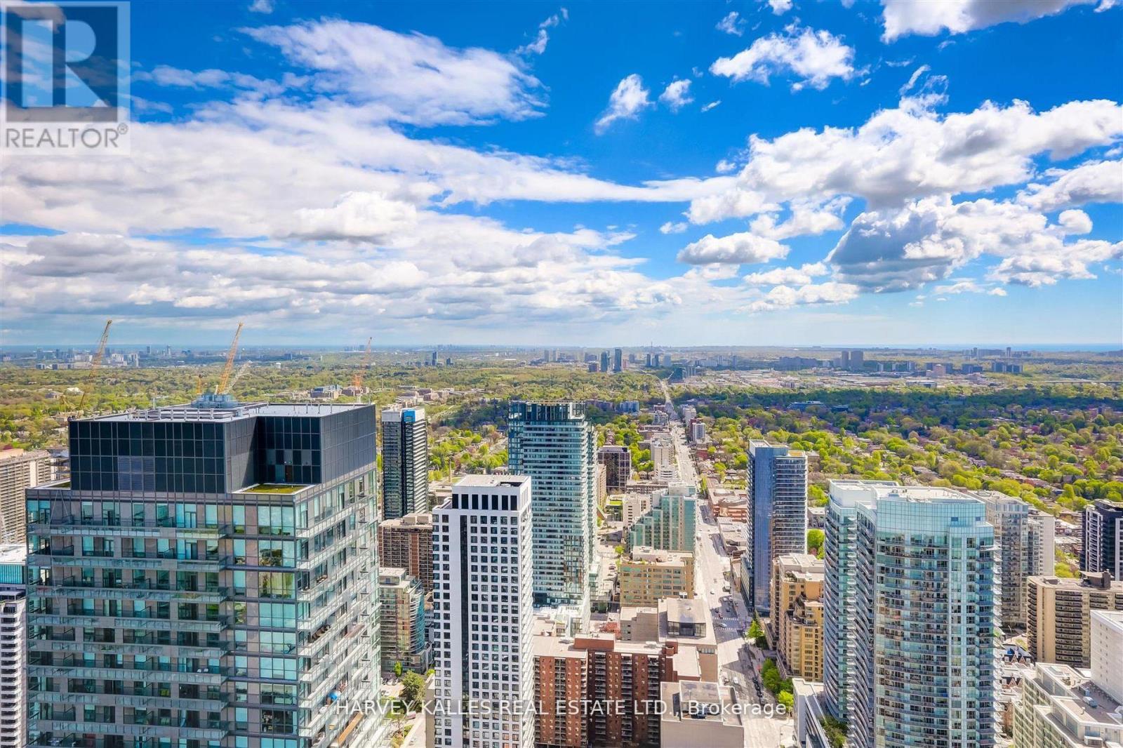 5209 - 8 EGLINTON AVENUE E