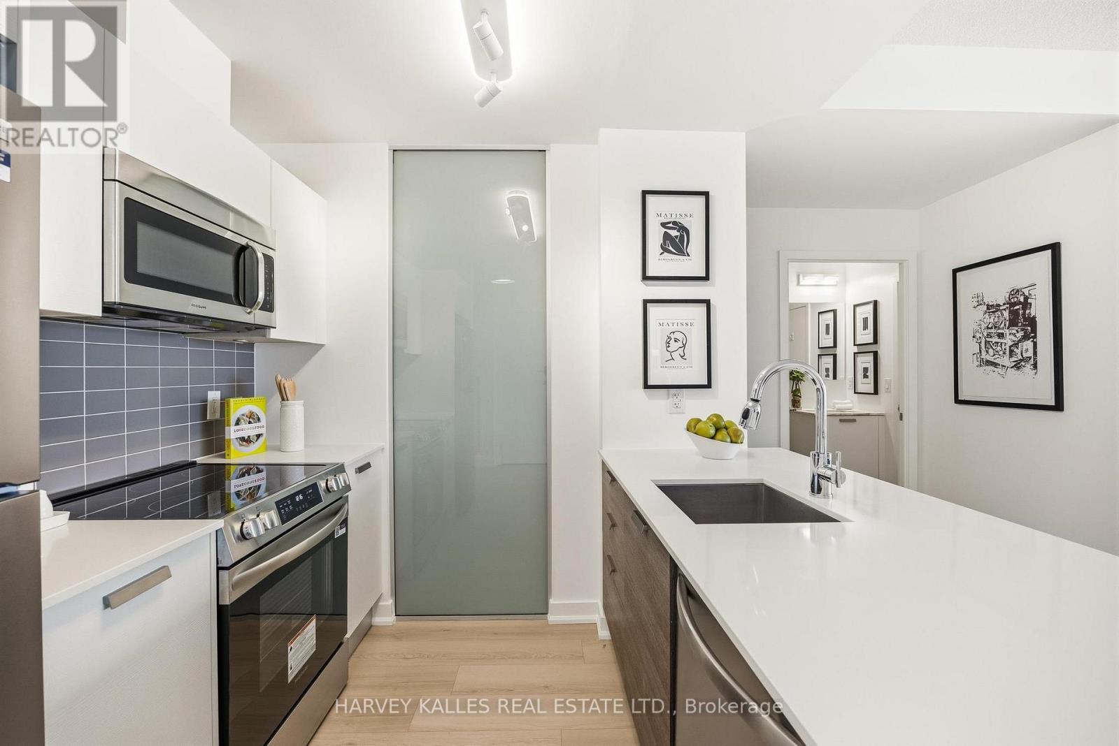 1501 - 1815 YONGE STREET