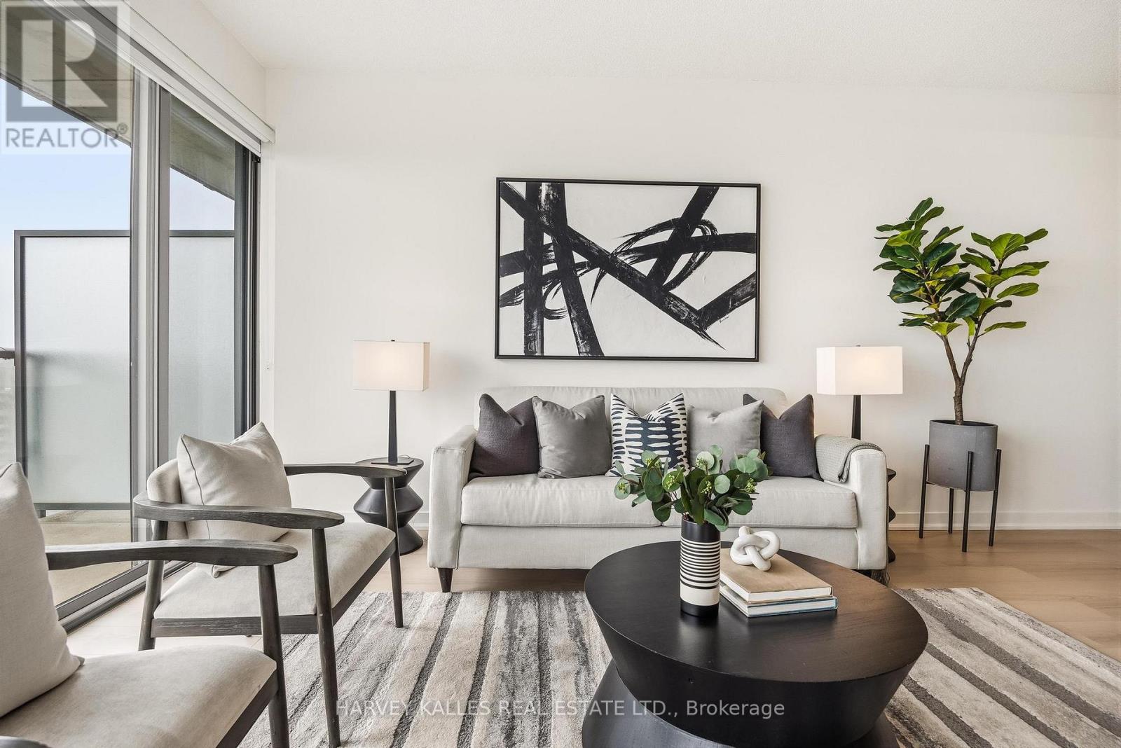1501 - 1815 YONGE STREET