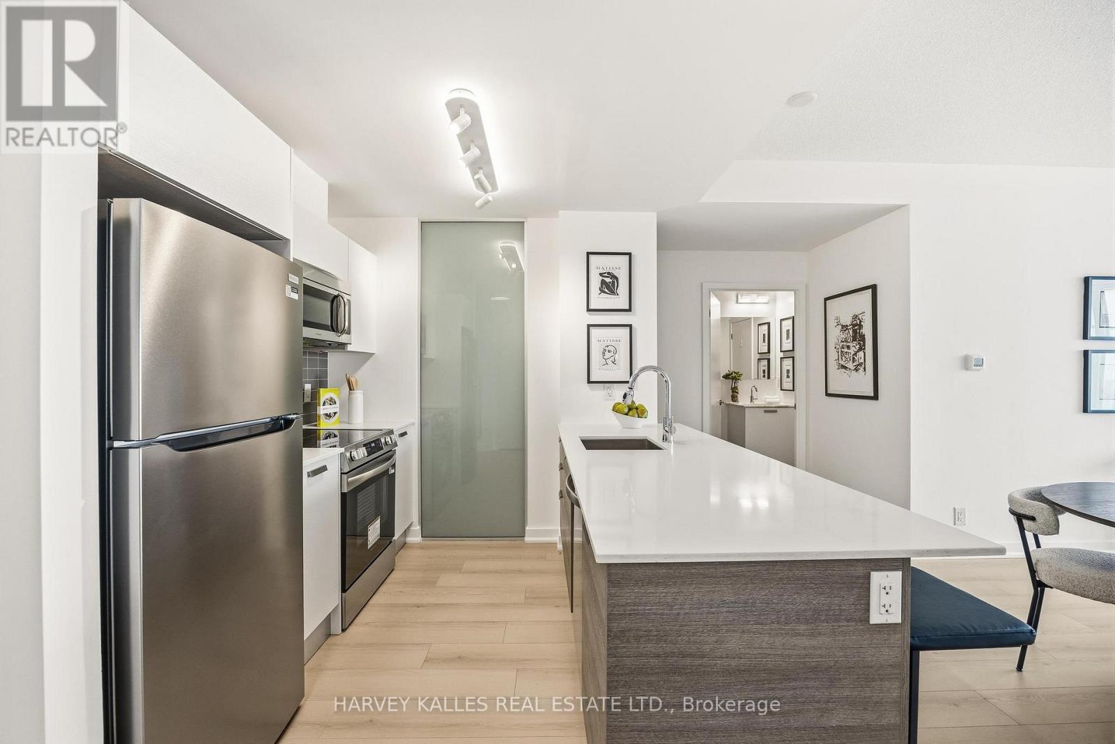 1501 - 1815 YONGE STREET