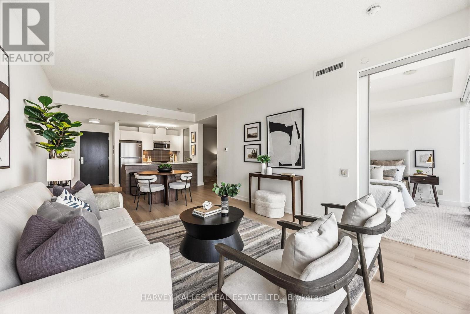 1501 - 1815 YONGE STREET