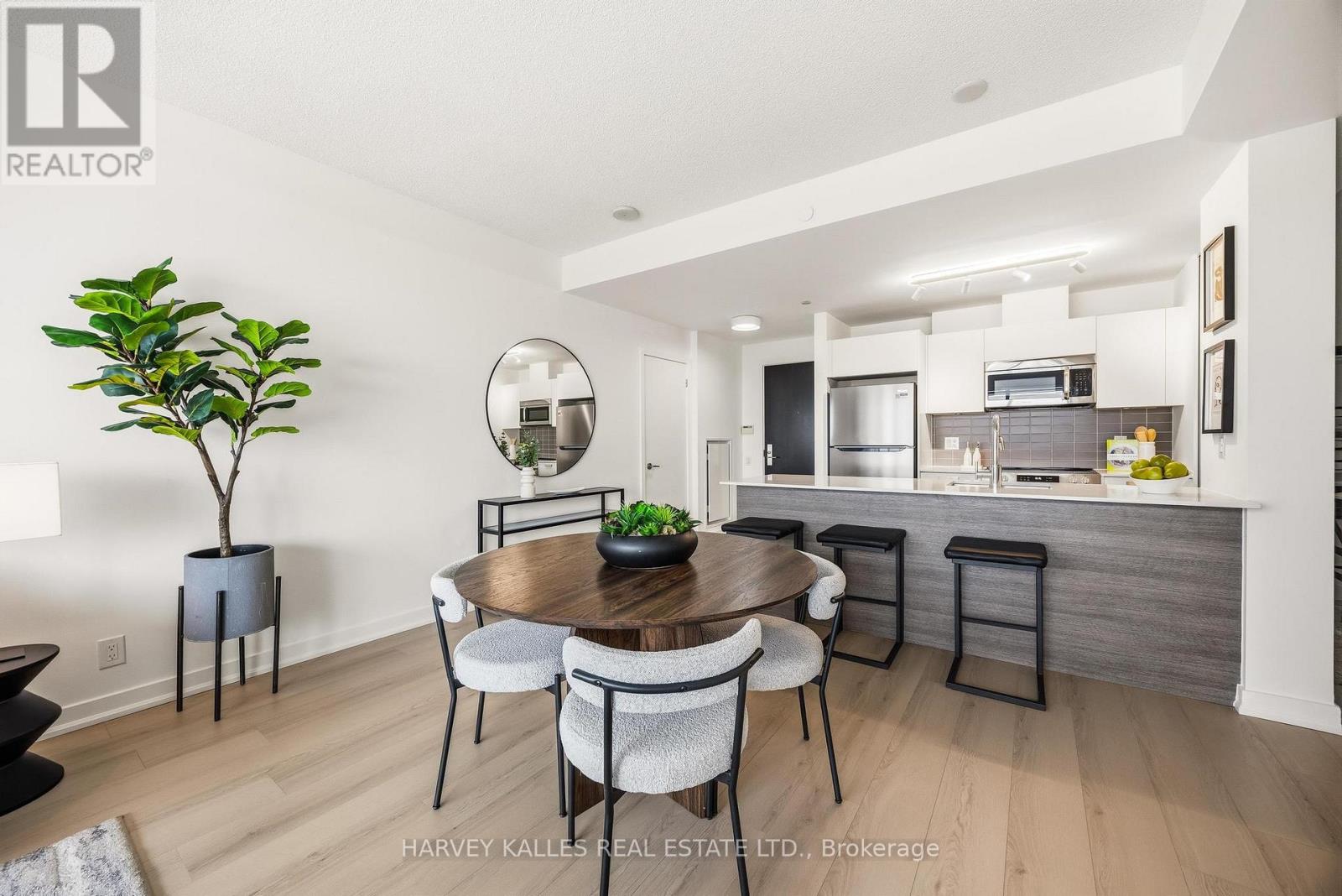 1501 - 1815 YONGE STREET