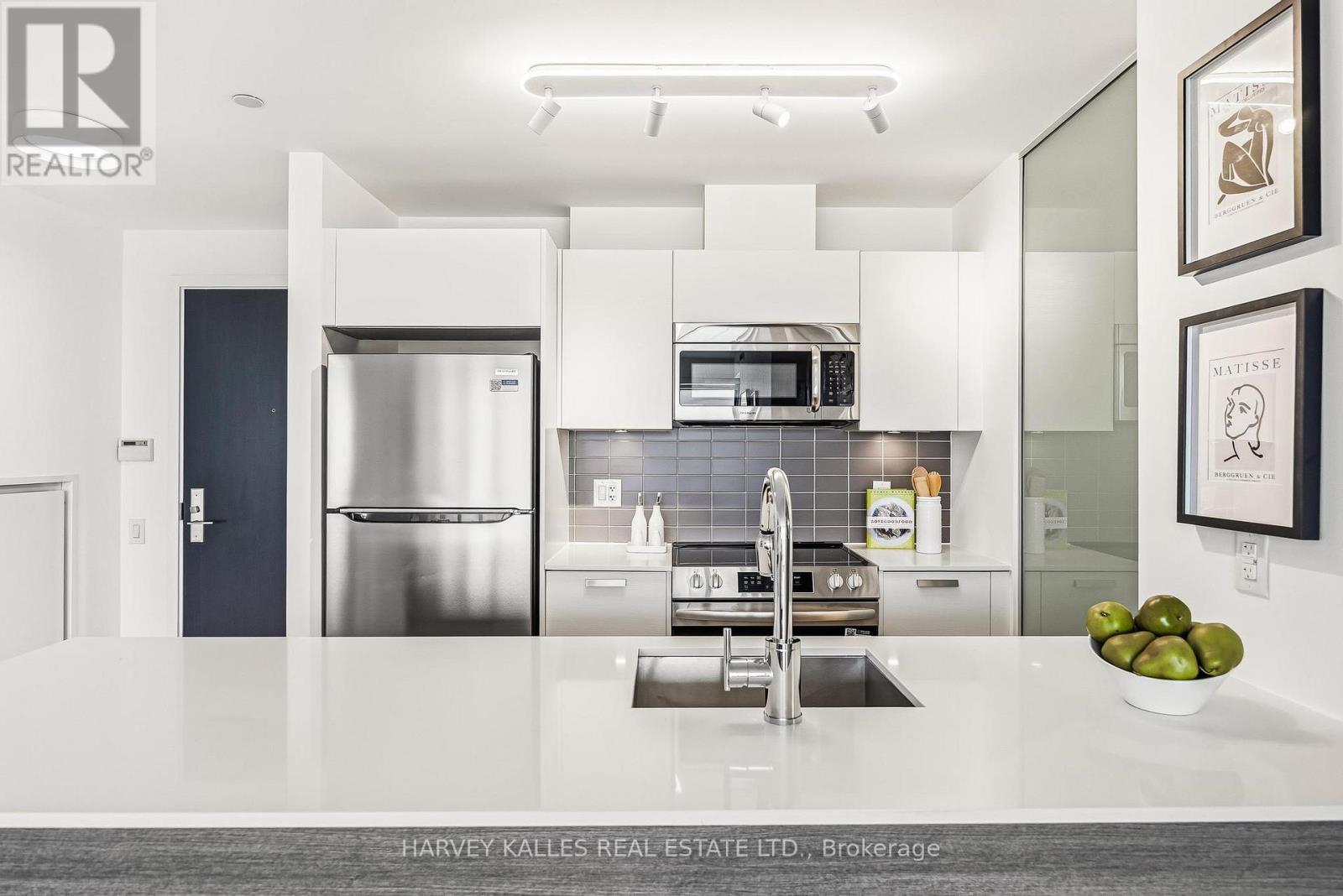 1501 - 1815 YONGE STREET