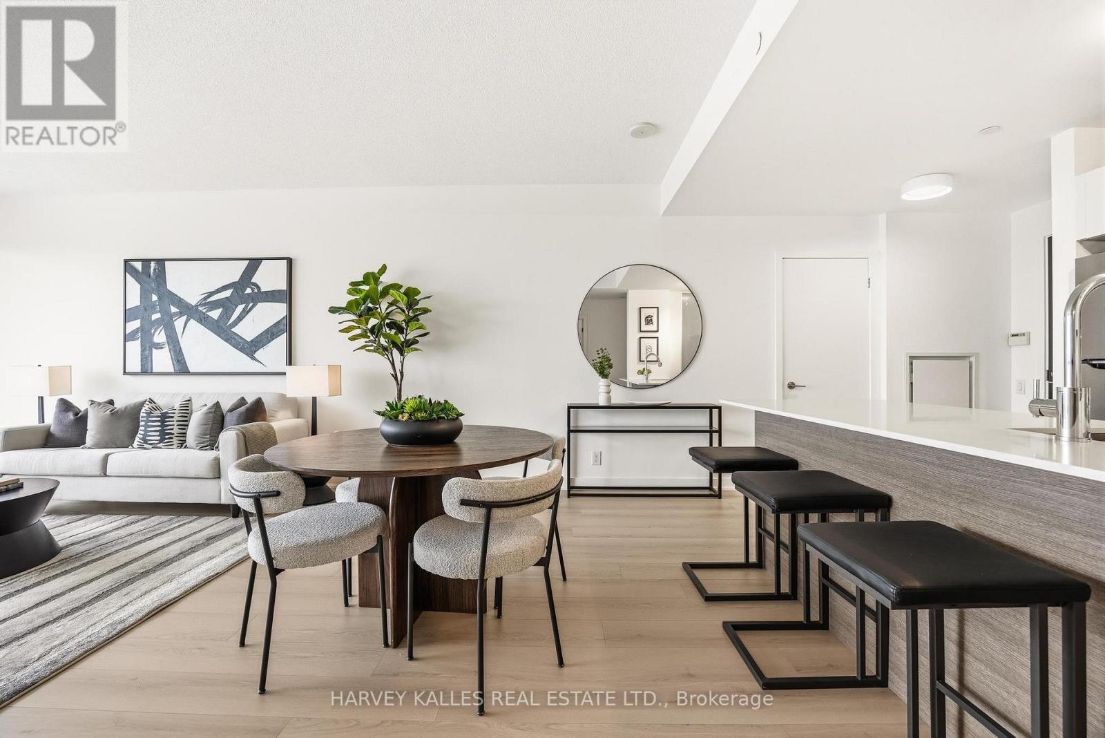 1501 - 1815 YONGE STREET