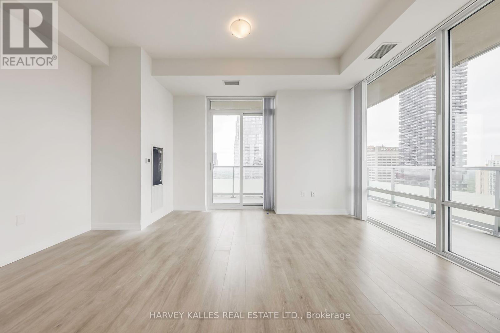 PH17 - 50 DUNFIELD AVENUE
