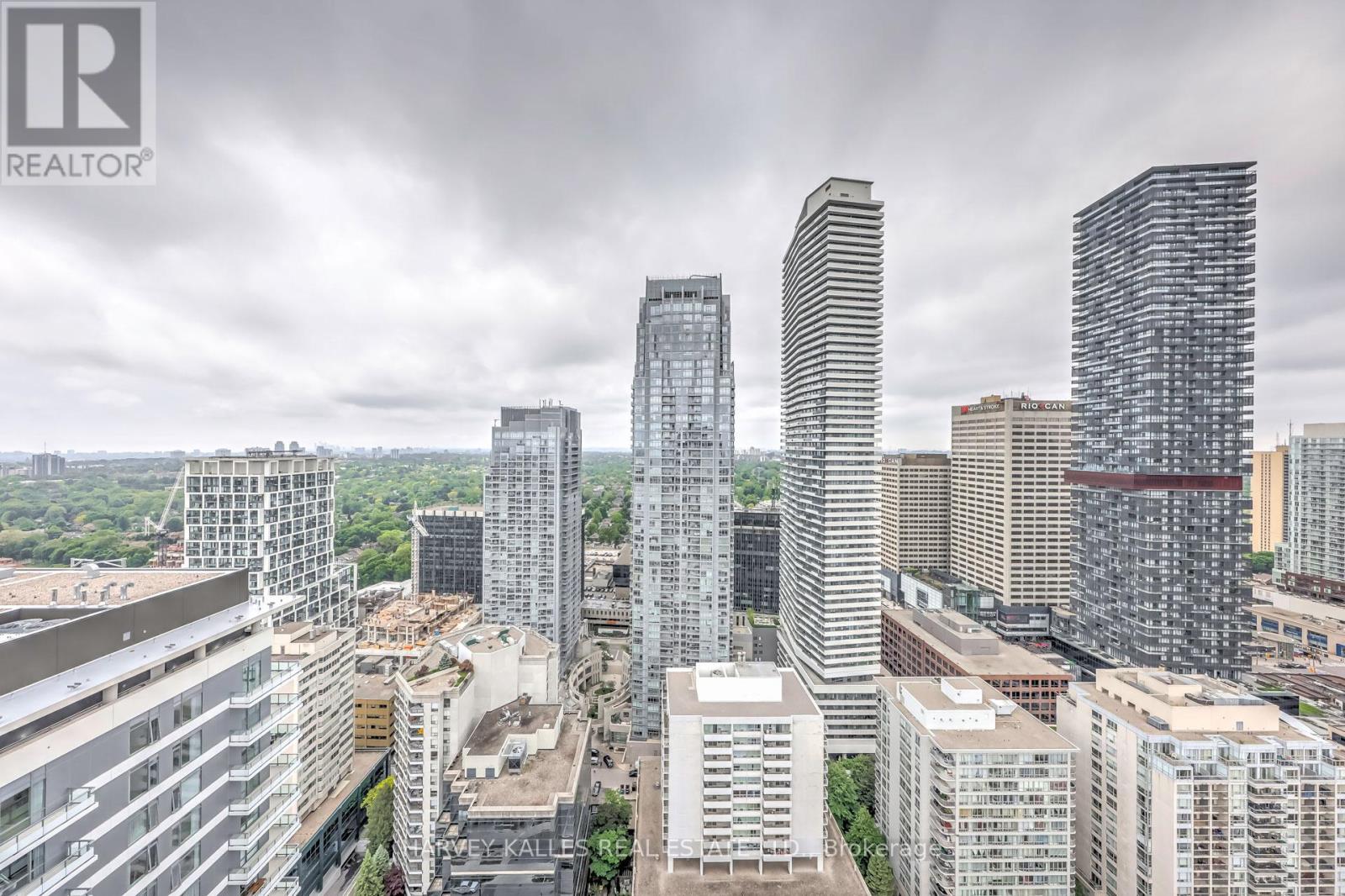 PH17 - 50 DUNFIELD AVENUE