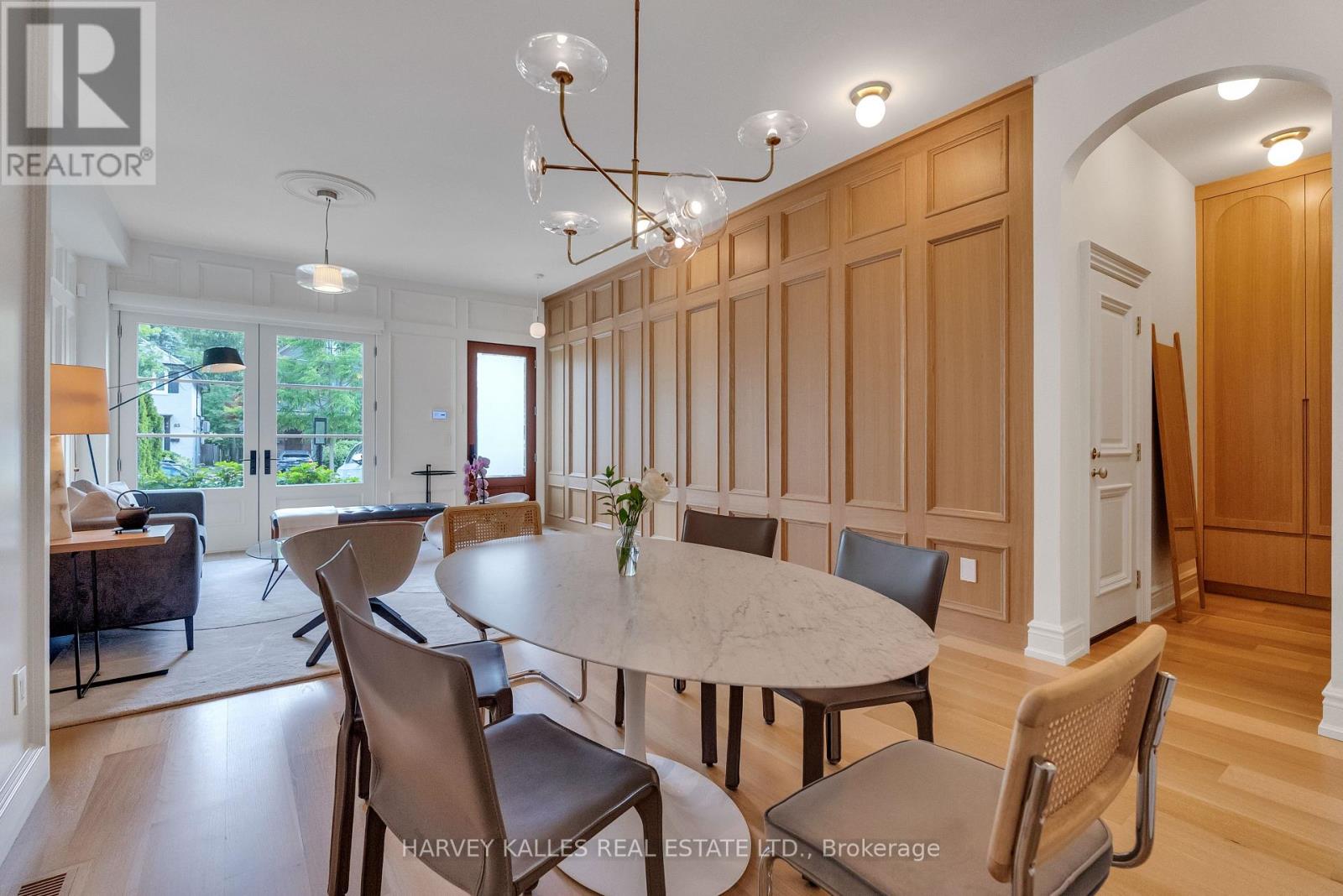 82 SHERWOOD AVENUE