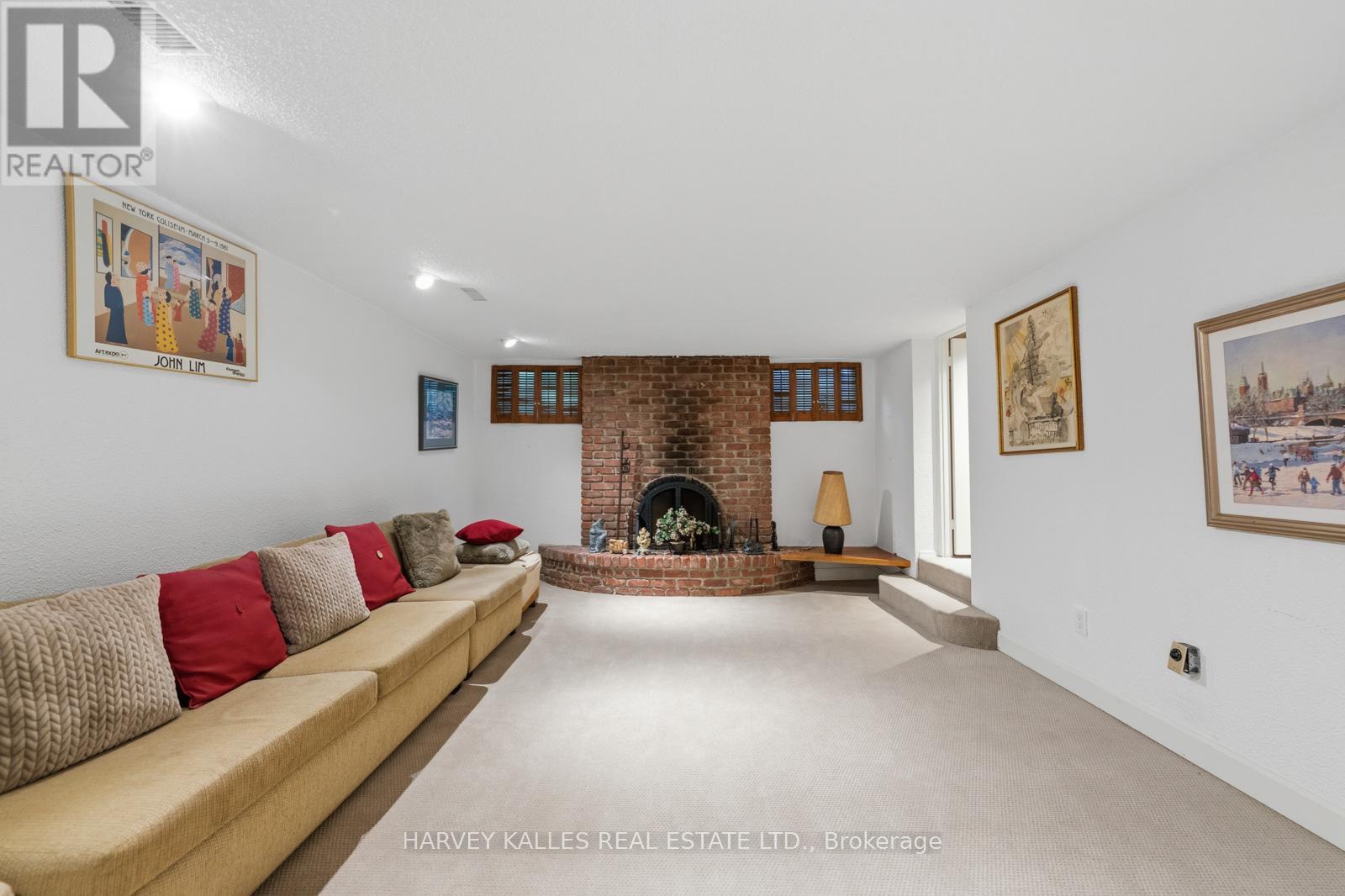 1 VYNER ROAD