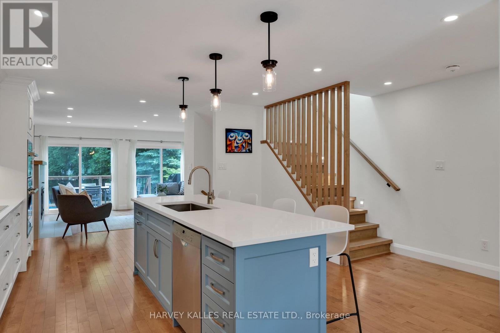 223 GLENFOREST ROAD