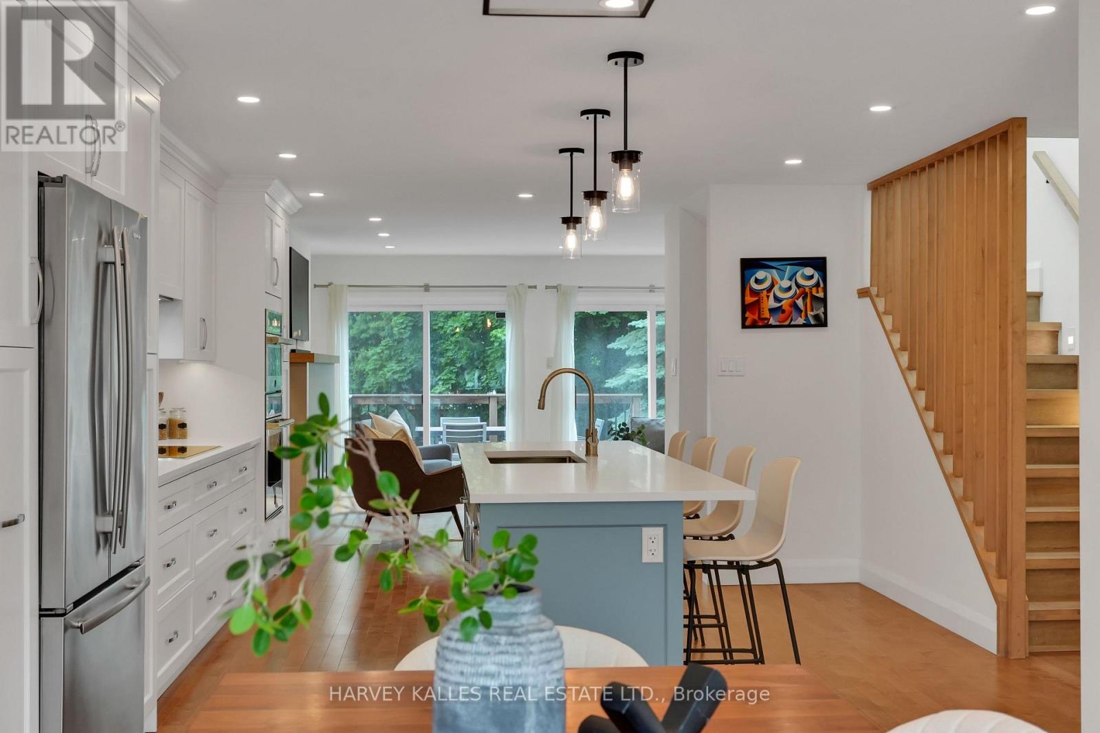 223 GLENFOREST ROAD