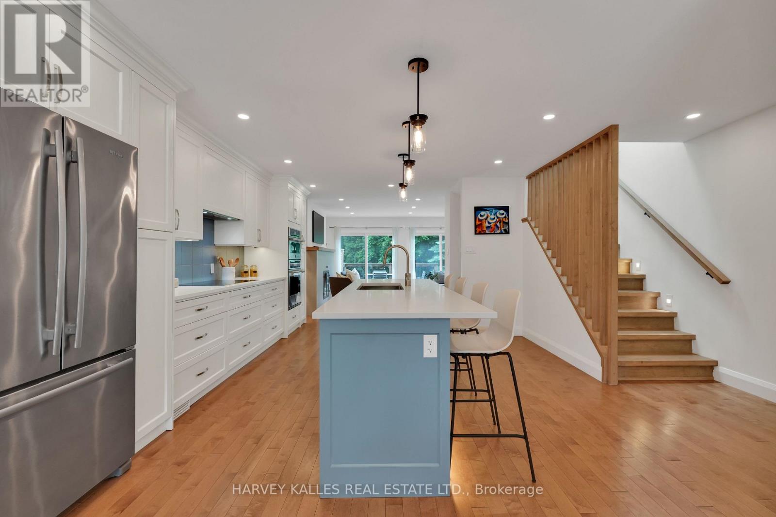 223 GLENFOREST ROAD