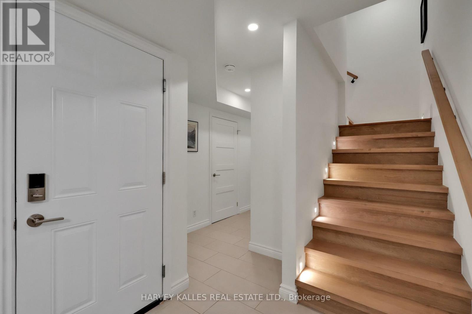 223 GLENFOREST ROAD