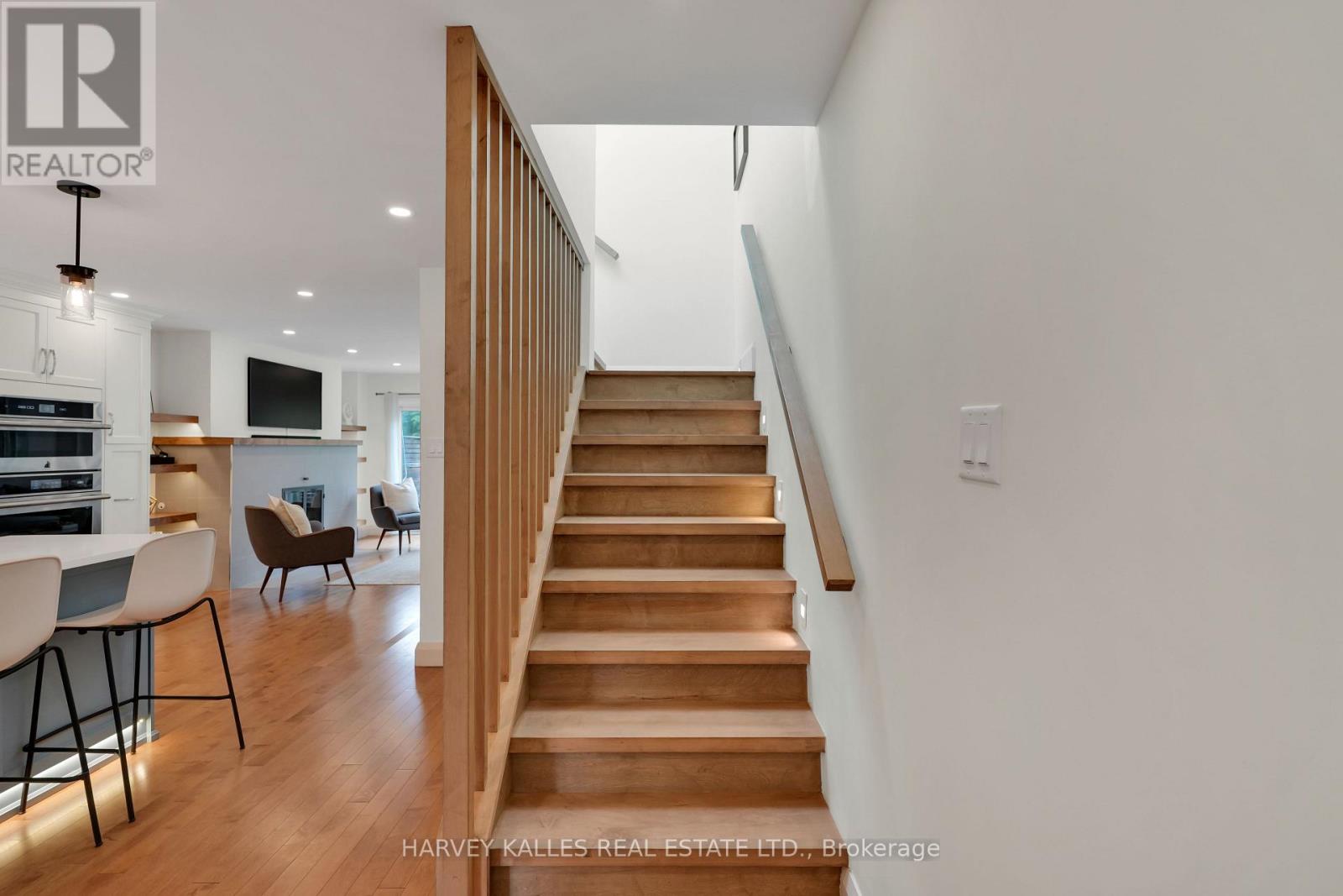 223 GLENFOREST ROAD