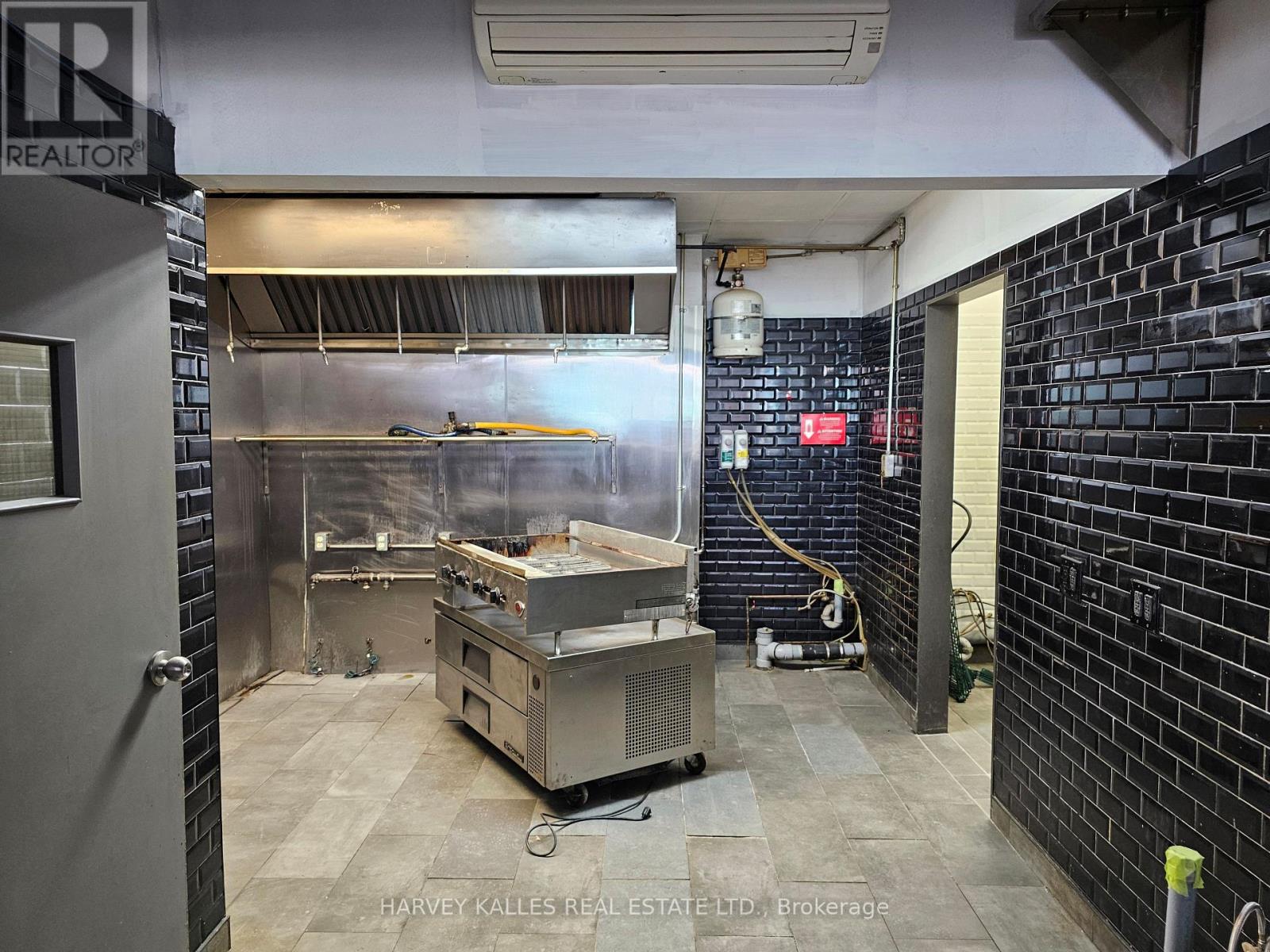 MAIN - 79 KENSINGTON AVENUE